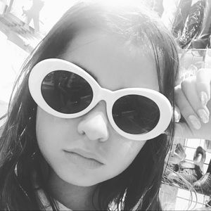 Meet your Posher, Lia